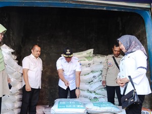 Ayiks! Petani Cabai-Padi di Cimahi Dapat Suplai Pupuk Bersubsidi