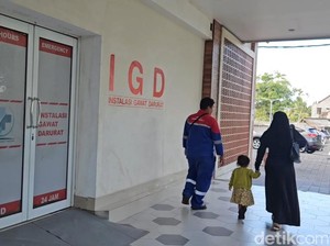 Kondisi 12 ABK Korban Kebakaran Kapal Tanker yang Dilarikan ke RS Klungkung
