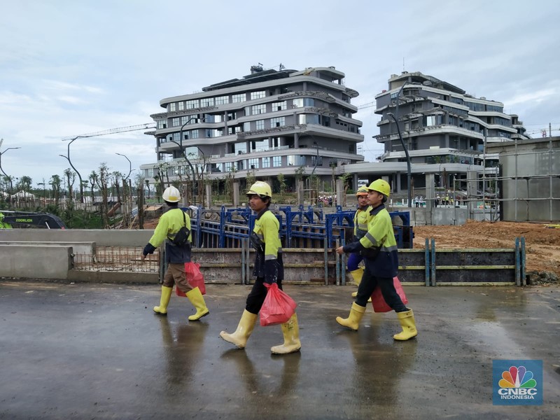 Suasana pembangunan di Kawasan Inti Pusat Pemerintahan (KIPP) Ibu Kota Nusantara (IKN), Kabupaten Penajam Paser Utara, Kalimantan Timur, Rabu (7/8/2024). (CNBC Indonesia/Suhendra) Suasana pembangunan di Kawasan Inti Pusat Pemerintahan (KIPP) Ibu Kota Nusantara (IKN), Kabupaten Penajam Paser Utara, Kalimantan Timur, Rabu (7/8/2024). (CNBC Indonesia/Suhendra)