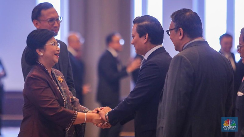Destry Damayanti mengambil sumpah jabatan sebagai Deputi Gubernur Senior Bank Indonesia periode 2024-2029 di Mahkamah Agung, Jakarta, Rabu (7/8/2024). (CNBC Indonesia/Faisal Rahman)