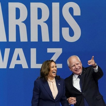 Sosok Tim Walz yang Dipilih Kamala Harris Sebagai Cawapres