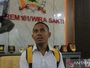 Secercah Harapan untuk Joni Pemanjat Tiang Bendera Jadi Tentara