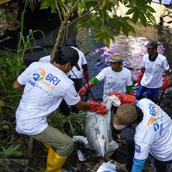 BRI Peduli Gencar Edukasi Masyarakat untuk Jaga Kebersihan Sungai