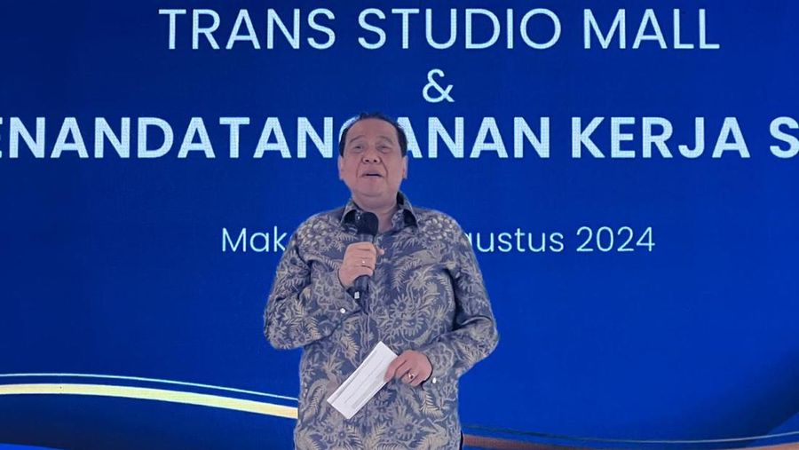 Founder & Chairman CT Corp, Chairul Tanjung dan Wakil Direktur Utama PT PLN Persero, Darmawan Prasodjo dalam Peresmian Pembangkit Listrik Tenaga Surya Trans Studio Mall. (Dok. CT Corp)