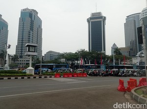 Gladi Kirab Bendera Monas-Halim Selesai, Jl Medan Merdeka Barat Dibuka Lagi