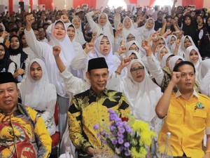 Kumpul Bareng Relawan, Jaro Ade Dengar Aspirasi dan Keluhan Warga Bogor
