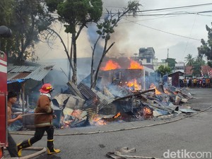 8 Kios di Depan Stasiun Lubuklinggau Terbakar, Kerugian Ditaksir Rp 100 Juta