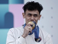Berapa Nilai Medali Emas Olimpiade yang Diraih Veddriq & Rizki?