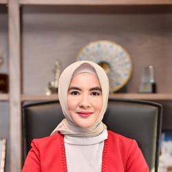 Nicke Widyawati Dinobatkan Jadi Pemimpin Bisnis Perempuan Terkemuka RI