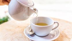 Apa Boleh Minum Teh di Pagi Hari Saat Perut Masih Kosong?
