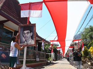 Bendera Merah Putih Ratusan Meter Hiasi Kampung Kebonagung Malang