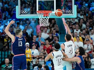 Basket Olimpiade 2024: Comeback Dramatis Lawan Serbia, AS ke Final