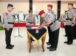 Kapolda Kepri Lantik 2 PJU dan 3 Kapolres