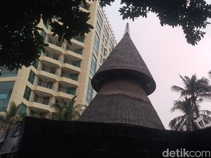 Masjid Unik di Jaksel, Ada Perahu hingga Emas 3 Kilogram