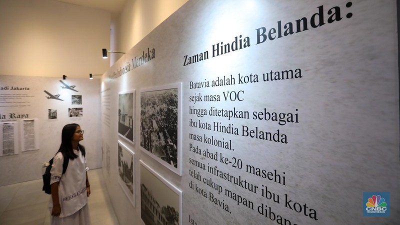 Pameran bersama Arsip Kepresidenan di Galeri Emiria Soenassa, Taman Ismail Marzuki (TIM), Jakarta, Jumat (9/8/2024). (CNBC Indonesia/Faisal Rahman)