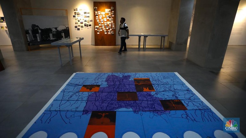 Pameran bersama Arsip Kepresidenan di Galeri Emiria Soenassa, Taman Ismail Marzuki (TIM), Jakarta, Jumat (9/8/2024). (CNBC Indonesia/Faisal Rahman)
