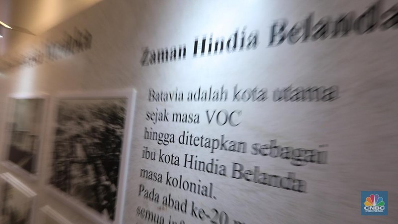Pameran bersama Arsip Kepresidenan di Galeri Emiria Soenassa, Taman Ismail Marzuki (TIM), Jakarta, Jumat (9/8/2024). (CNBC Indonesia/Faisal Rahman)