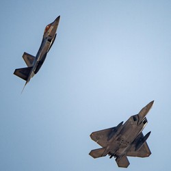 Tarif Trump Jadi Bumerang, China Lumpuhkan Mimpi Jet Tempur F-47 AS