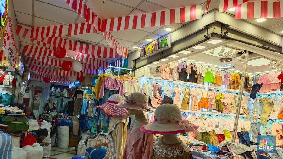 Situasi Pasar Tanah Abang, Jumat (9/8/2024) (CNBC Indonesia/Martya Sari RIzki)