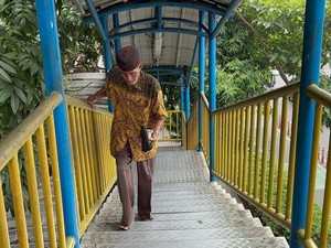 Warga Keluhkan JPO di Senen Licin dan Berkarat, Pemkot Janji Perbaiki