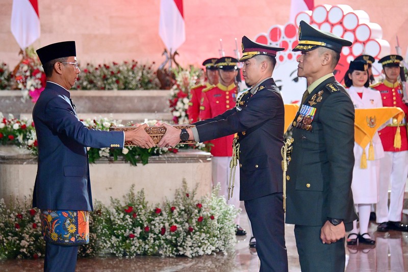 Bendera duplikat Sang Merah Putih dan teks proklamasi diarak dari Monumen Nasional (Monas) menuju Ibu Kota Nusantara (IKN) untuk pertama kalinya dalam sejarah, sebagai bagian dari HUT ke-79 RI pada Sabtu, (10/8/2024). (Dok. Biro Pers Sekretariat Presiden/Muchlis Jr)