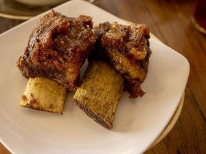 5 Tempat Makan Iga Bakar Hidden Gem yang Rasanya Juara!