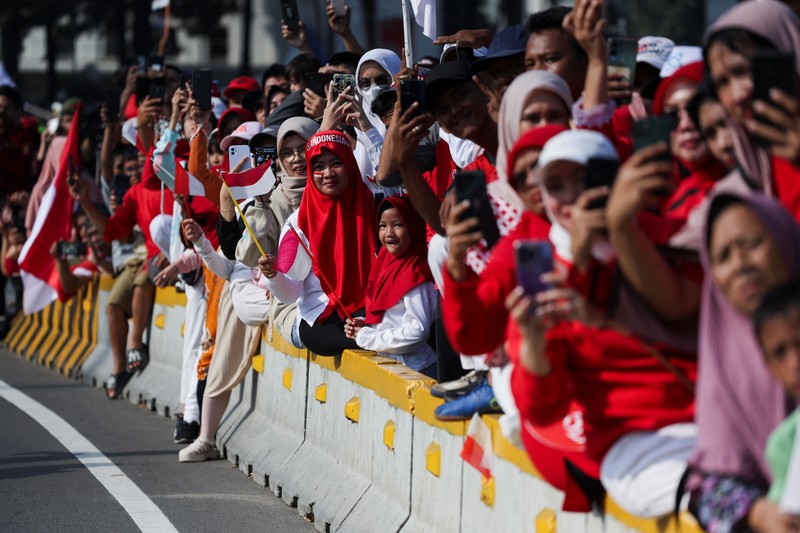 Bendera duplikat Sang Merah Putih dan teks proklamasi diarak dari Monumen Nasional (Monas) menuju Ibu Kota Nusantara (IKN) untuk pertama kalinya dalam sejarah, sebagai bagian dari HUT ke-79 RI pada Sabtu, (10/8/2024). (Dok. Biro Pers Sekretariat Presiden/Muchlis Jr)