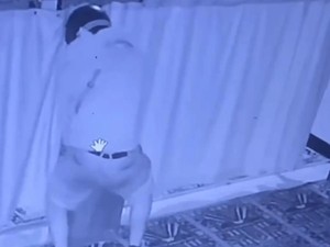 Terlalu! Maling Bersepatu Masuk Masjid-Gasak Kotak Amal di Banjarnegara