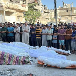 Biadab! Israel Bom Kamp Pengungsian Gaza saat Salat Subuh, 93 Tewas
