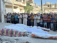 Biadab! Israel Bom Kamp Pengungsian Gaza saat Salat Subuh, 93 Tewas