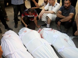 Warga Gaza Tewas Saat Cari Bantuan dan Kelaparan, Kain Kafan Mulai Langka
