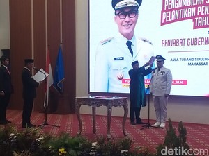 Zudan Arif Lantik Kepala Diskominfo Sulsel Andi Winarno Jadi Pj Bupati Bone