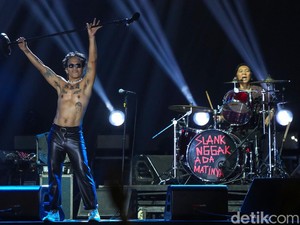 Video Slank Jelang Konser Pasar Malam Empat Satoe