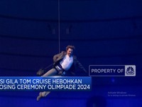 Video: Aksi Gila Tom Cruise Hebohkan Closing Ceremony Olimpiade 2024