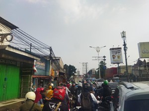 Curhat Warga soal Macet di Jl Raya Bogor: Sudah Berangkat Pagi tapi Kena Macet
