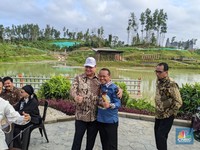 Foto Bareng Bahlil, Airlangga: Ini Seru Nih!