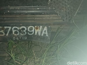 Misterius! Mobil Sedan Ini Parkir 2 Tahun di Kolong Flyover Bangetayu Semarang