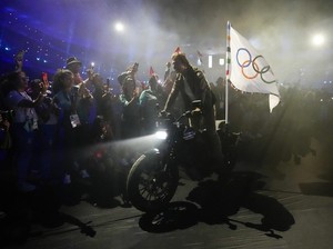 Aksi Terjun Tom Cruise di Upacara Penutupan Olimpiade Paris 2024