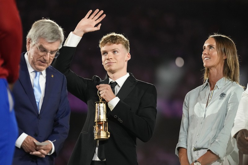Kembang api menandakan berakhirnya upacara penutupan Olimpiade Musim Panas 2024 yang berlangsung di Stade de France, Senin, 12 Agustus 2024, di Saint-Denis, Prancis. Kembang api menandakan berakhirnya upacara penutupan Olimpiade Musim Panas 2024 yang berlangsung di Stade de France, Senin, 12 Agustus 2024, di Saint-Denis, Prancis. (AP Photo/Alessandra Tarantino)