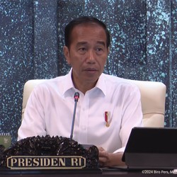 Jokowi Tanya Menteri Soal Domestik Loyo! Rupiah atau Serbuan Impor?