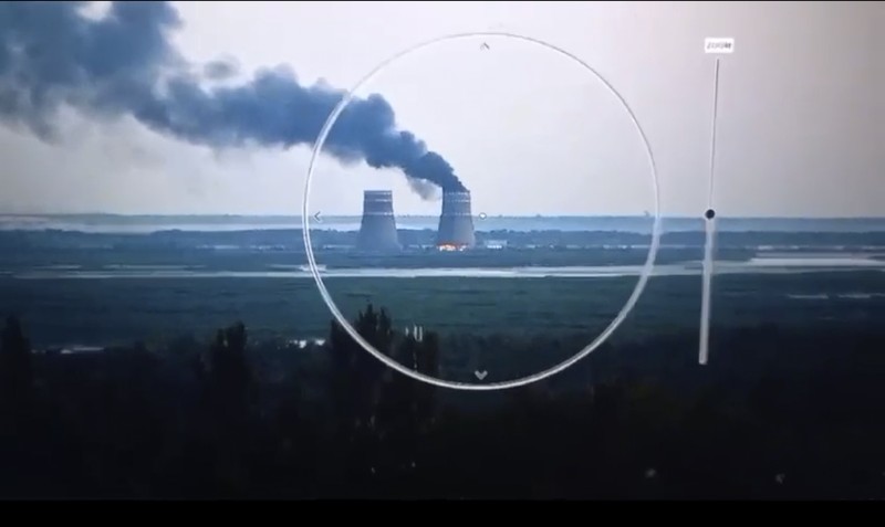 Pemandangan udara menunjukkan apa yang dikatakan sebagai tank Ukraina yang terbakar setelah serangan tentara Rusia di daerah yang berbatasan dengan Ukraina di wilayah Kursk, Rusia, dalam gambar diam dari video yang dirilis pada 11 Agustus 2024. Pemandangan udara menunjukkan apa yang dikatakan sebagai tank Ukraina yang terbakar setelah serangan tentara Rusia di daerah yang berbatasan dengan Ukraina di wilayah Kursk, Rusia, dalam gambar diam dari video yang dirilis pada 11 Agustus 2024. (Russian Defence Ministry/Handout via REUTERS)
