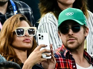 Ikut Tren 2016, Eva Mendes Ungkap Momen Sembunyikan Kehamilan dengan Selimut