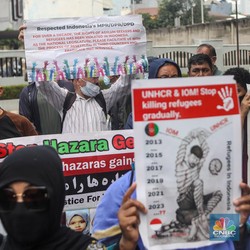 Ramai-Ramai Warga Asing Demo di Jakarta-Bawa Anak, Tuntut Ini