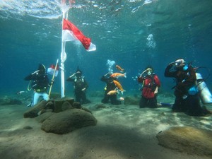 Aman! Foto Underwater di Umbul Ponggok Tak Harus Bisa Renang