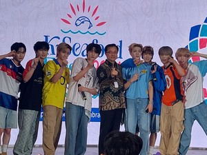 Boyband K-Pop WHIB Jadi Duta Halal di Festival K-Seafood Fiesta 2024