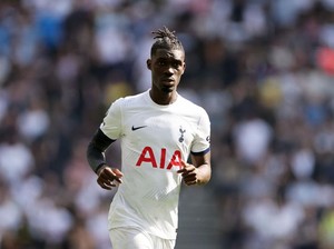 Gelandang Tottenham Minta Maaf usai Unggah Video Nge-fly di Medsos
