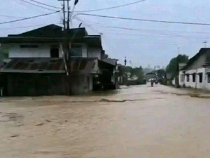Banjir Rendam 3 Kecamatan di Bolmong, 1 Rumah Hanyut-2 Jembatan Putus