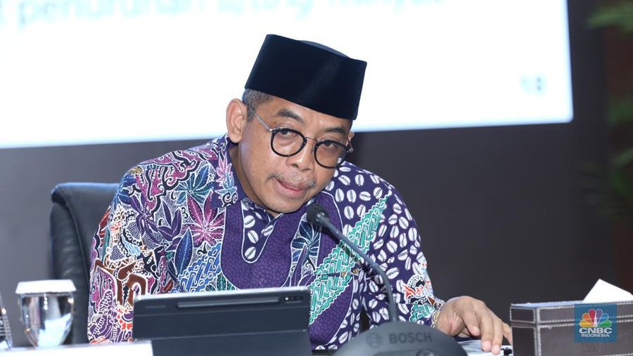 Direktur Jenderal Pajak Kementerian Keuangan, Suryo Utomo dalam Konferensi Pers APBN KITA di kantor Kementerian Keuangan, Jakarta, Selasa (13/8/2024). (CNBC Indonesia/Tri Susilo)