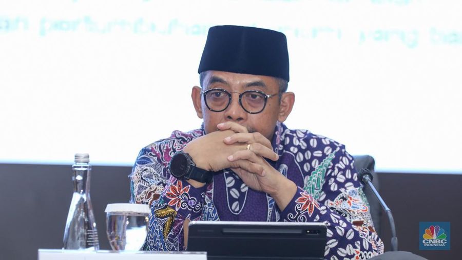 Direktur Jenderal Pajak Kementerian Keuangan, Suryo Utomo dalam Konferensi Pers APBN KITA di kantor Kementerian Keuangan, Jakarta, Selasa (13/8/2024). (CNBC Indonesia/Tri Susilo)