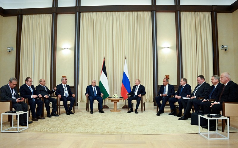ISRAEL-PALESTINIANS/PUTIN-ABBAS Russian President Vladimir Putin attends a meeting with Palestinian President Mahmoud Abbas outside Moscow, Russia August 13, 2024. Sputnik/Alexey Maishev/Pool via REUTERS ATTENTION EDITORS - THIS IMAGE WAS PROVIDED BY A THIRD PARTY.